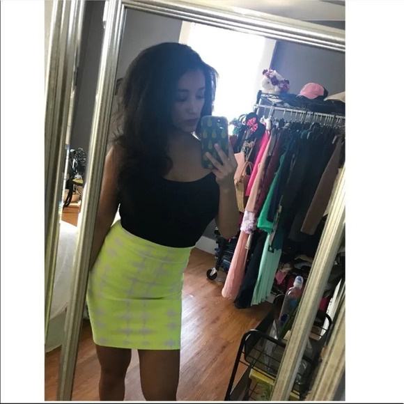 bcbgmaxazria yellow neon skirt - Picture 8 of 10
